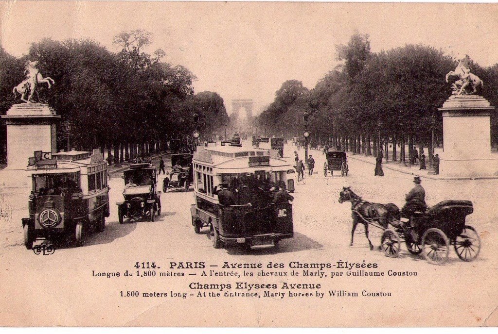 Paris - Av. des Champs-Elysées 75 19-10-19.jpg