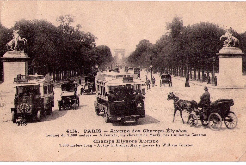 Les Autobus de Paris - Av. des Champs-Elysées 75 19-10-19.jpg