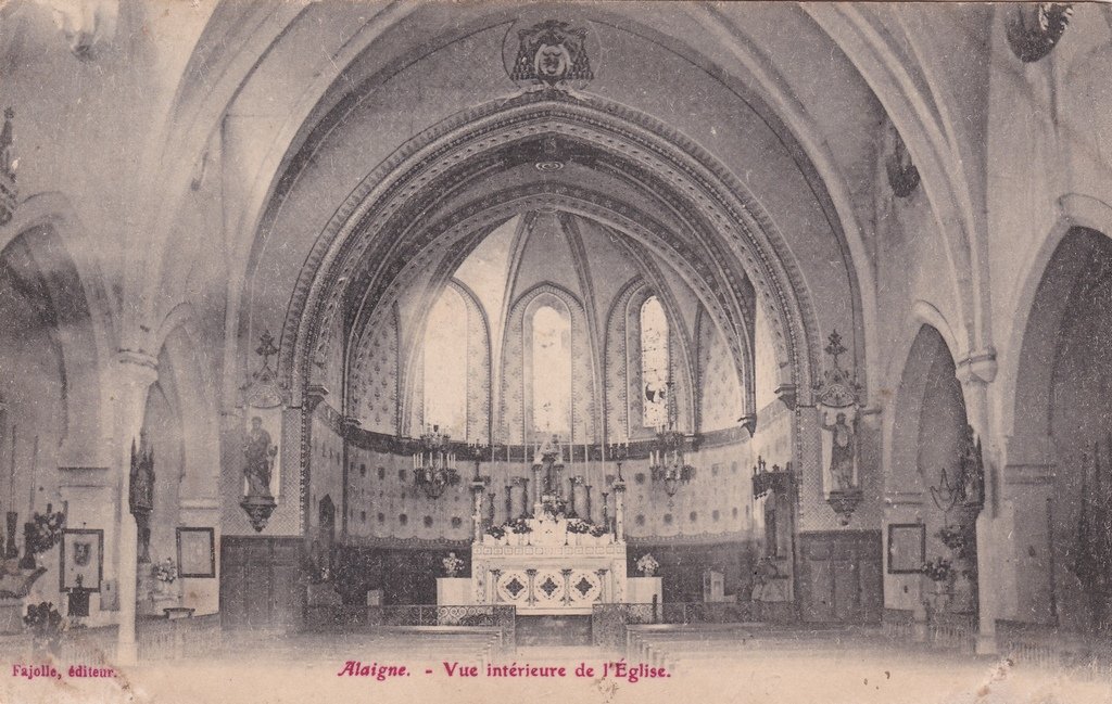 Alaigne - Vue intérieure de l'Eglise.jpg