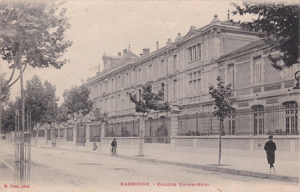 Narbonne - Collège Victor-Hugo.jpg