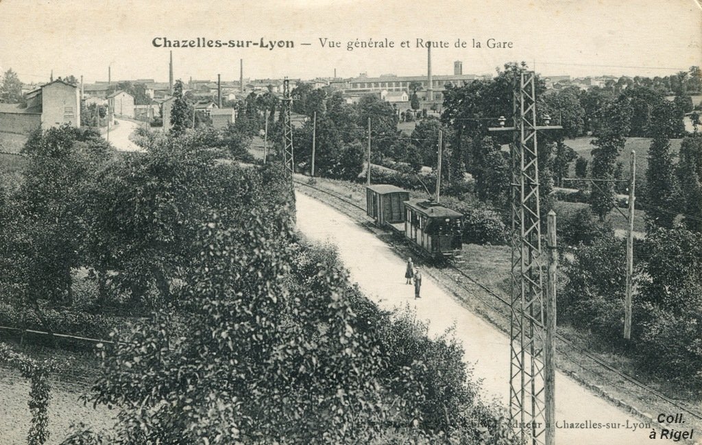 42-Chazelles-sur-Lyon-Vue-Generale-et-Route-de-la-Gare.jpg