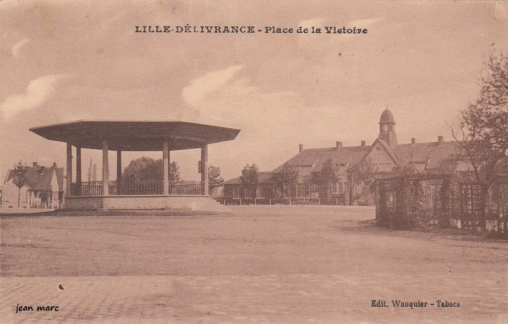 Lille - Délivrance - Place de la Victoire (1934).jpg