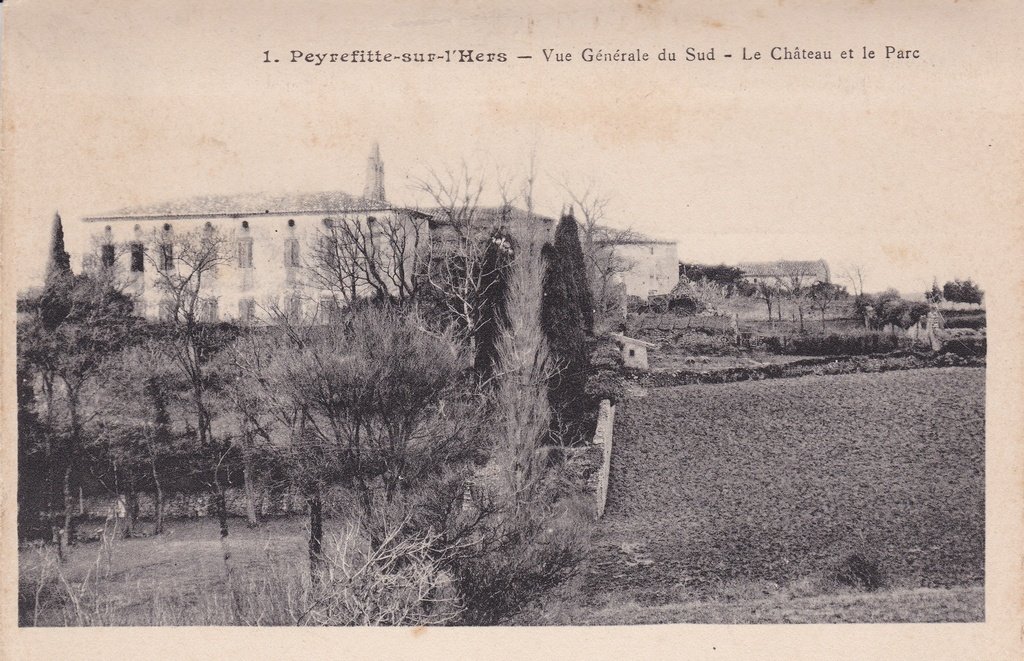 Peyrefitte-sur-l'Hers - Vue générale du Sud - Le Château et le Parc.jpg