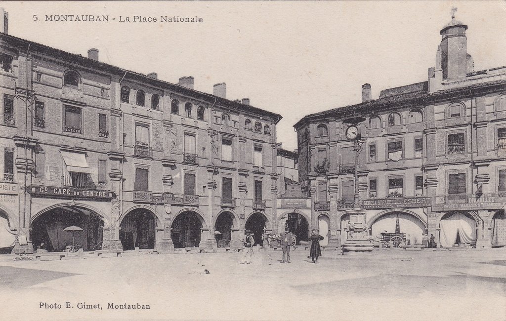 Montauban - La Place Nationale 2.jpg