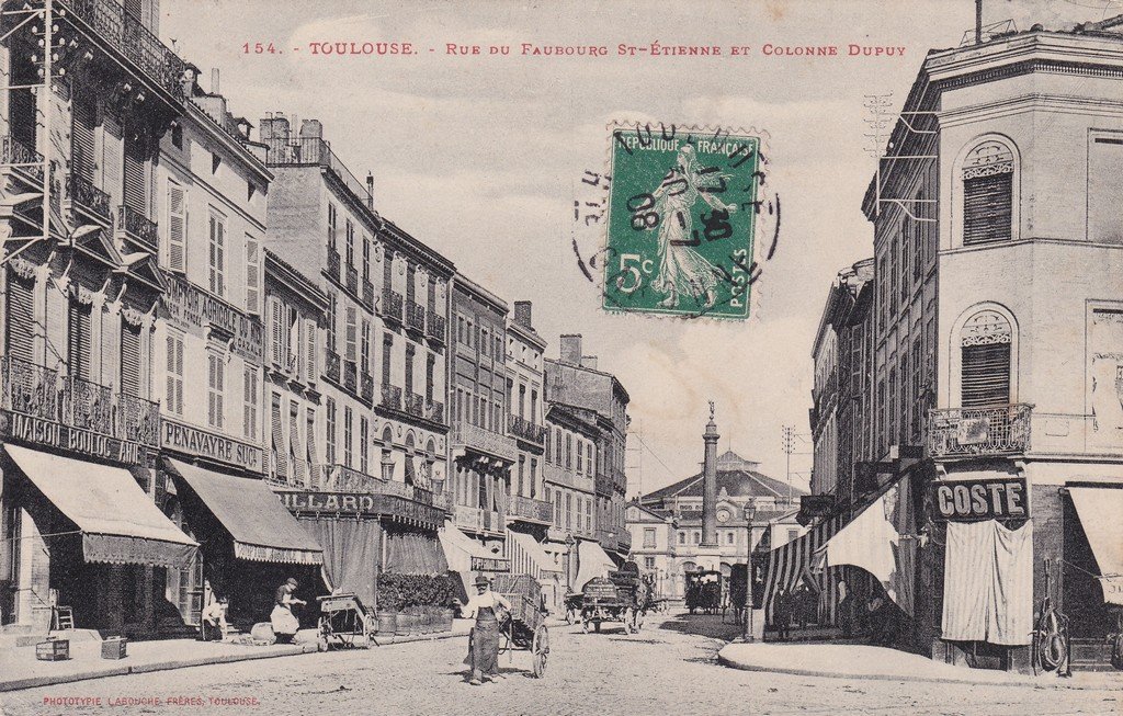 Toulouse - Rue du Faubourg St-Etienne et Colonne Dupuy.jpg