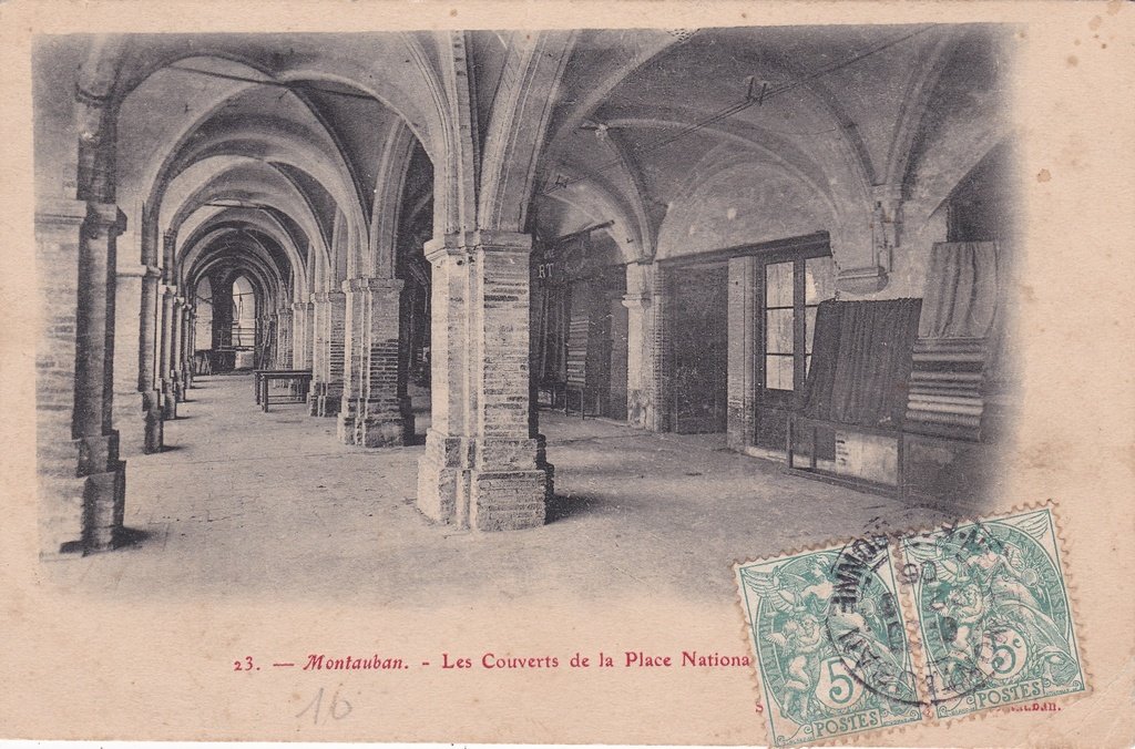 Montauban - Les Couverts de la Place Nationale.jpg