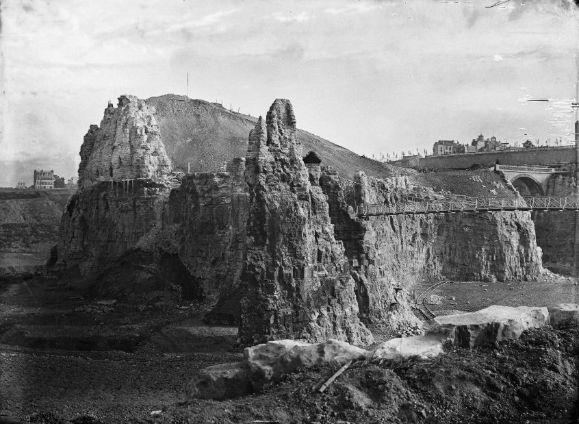 07 Les Buttes-Chaumont en formation (cliché Charles Marville 1865).jpg