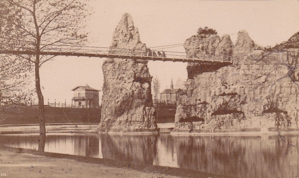 09 Le Parc des Buttes Chaumont vers 1869.jpg