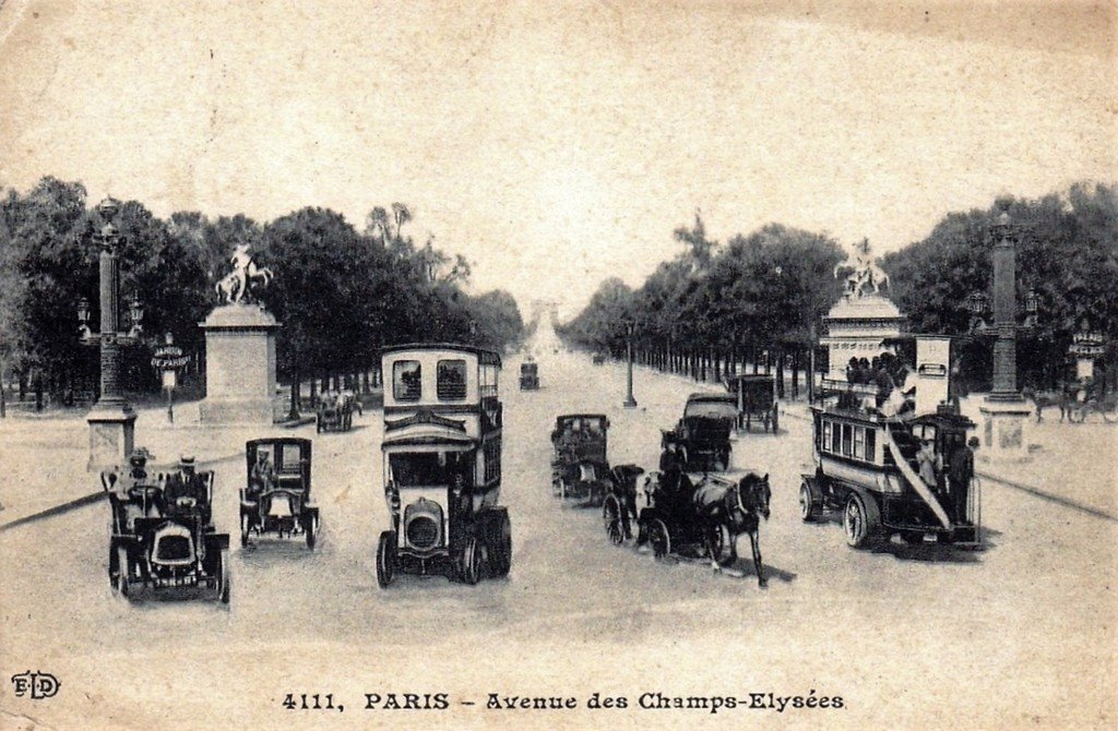 Paris - Av. des Champs-Elysées 75  19-10-19.jpg