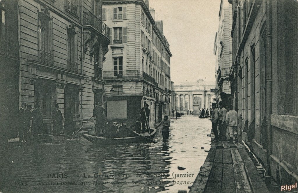 75-Paris - Inondation - Secours Rue de Bourgogne - 133 ND Phot.jpg