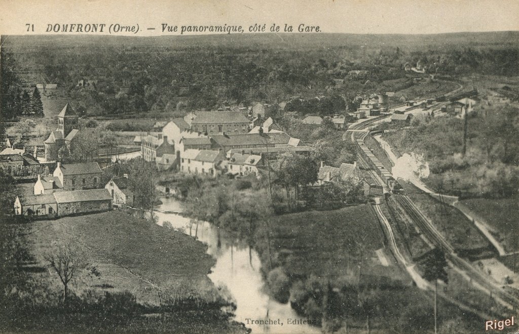 61-Domfront Orne - Vue Panoramique côté de la Gare - 71 Tronchet Editeur - Levy Fils et Cie.jpg