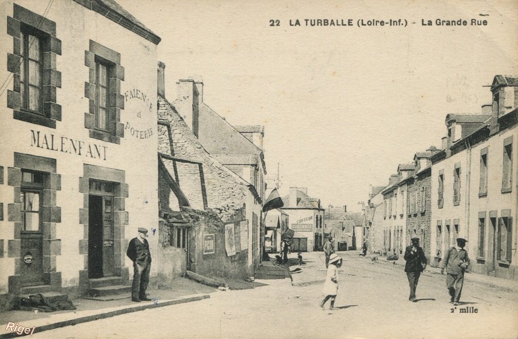 44- La Turballe - La Grande Rue - 22 F Chapeau Imp-Edit.jpg