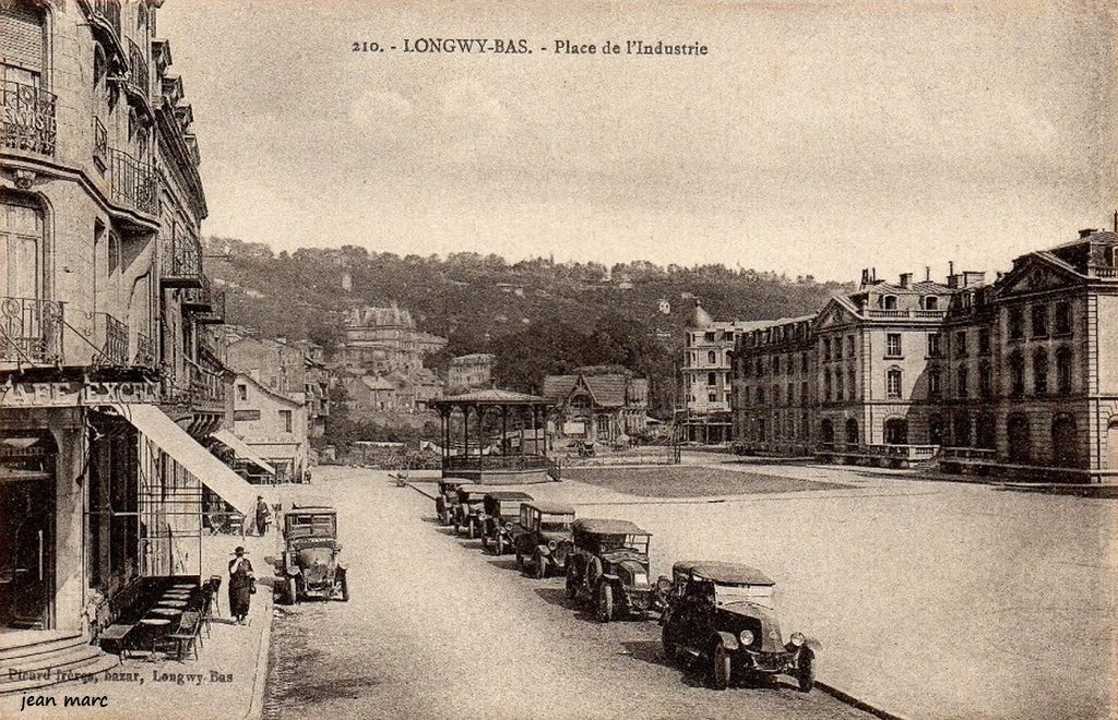 Longwy-Bas - Place de l'Industrie.jpg