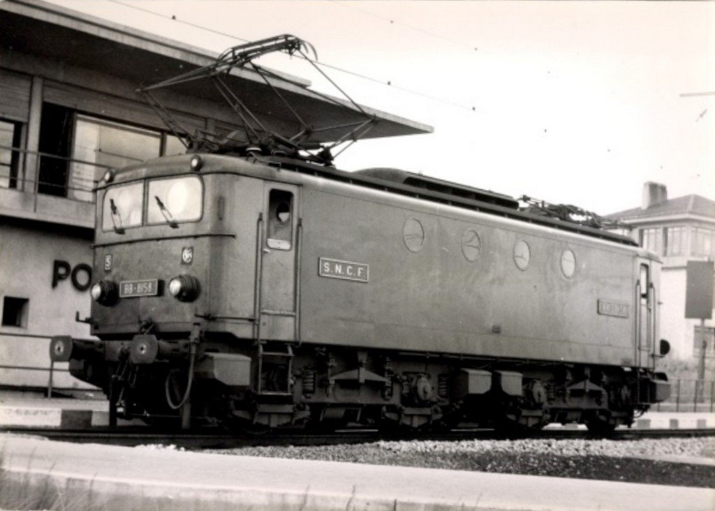 Loco  BB 8158  9-07-19.jpg