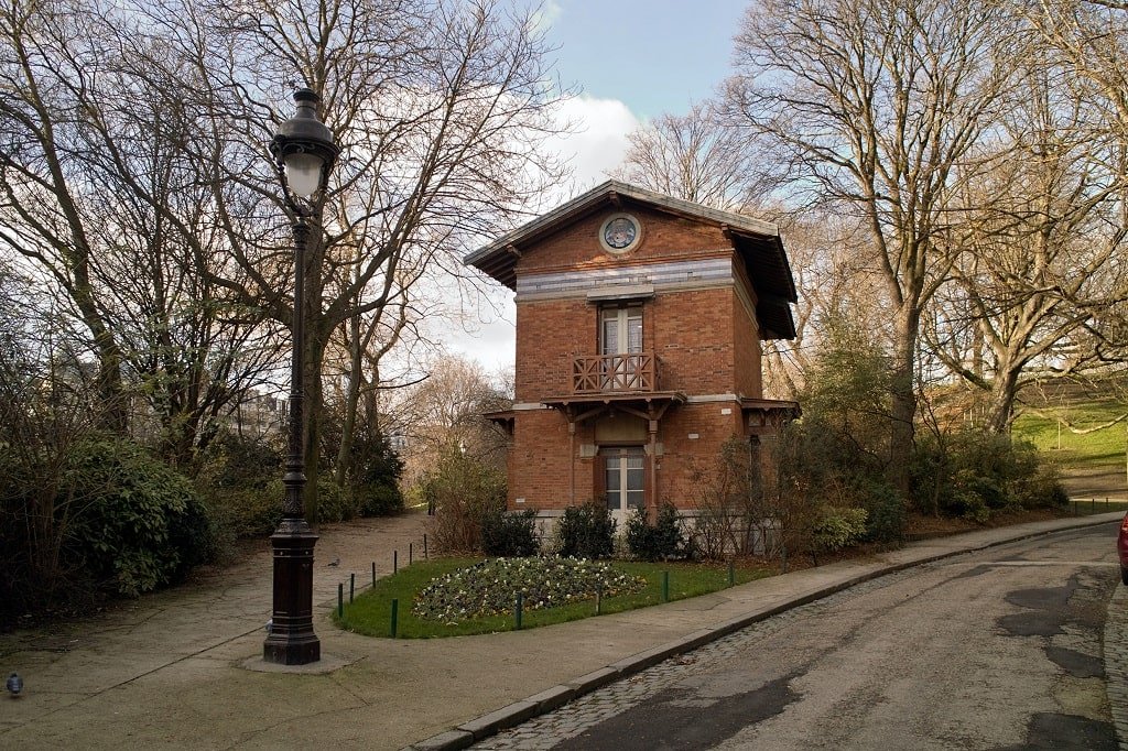 04 Parc des Buttes Chaumont Maison de Garde Bolivar 3.jpg