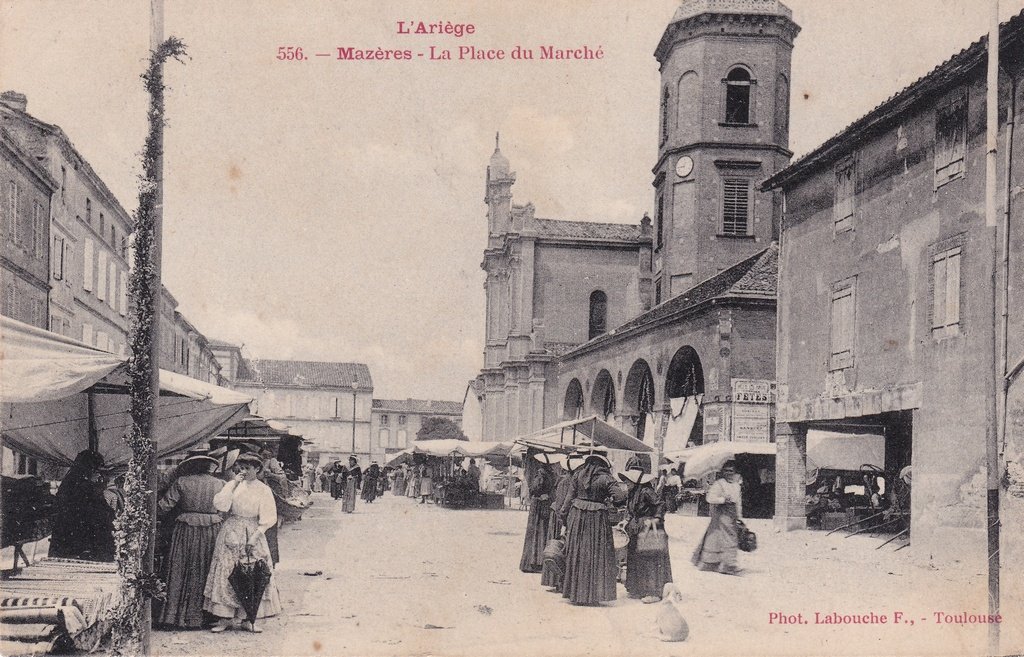 Mazères - La Place du Marché.jpg