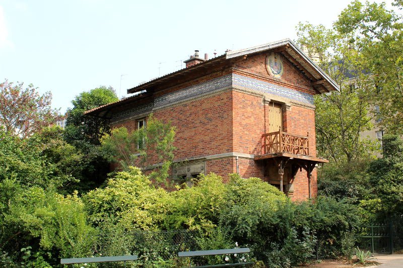 Buttes-Chaumont - Maison de garde entrée rue la Villette.jpg