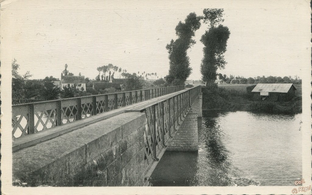 72-Spay_Sarthe_Le-Pont-sur-la-Sarthe-4157-Imp-Photo-A_Dolbeau.jpg
