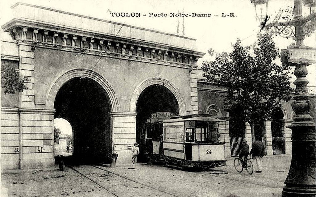 Toulon-tram 83  19-02-13.jpg