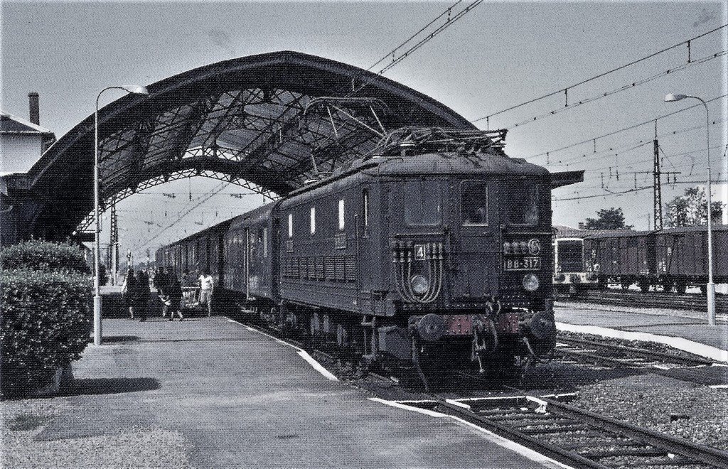 Loco SNCF BB 317  5-02-21.jpg