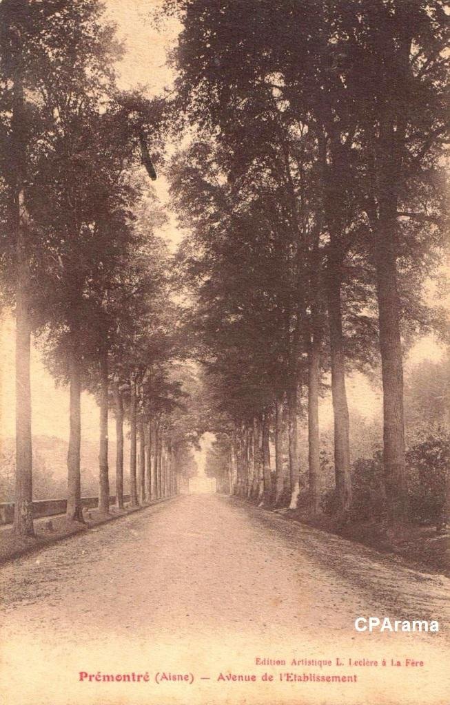 Premontre Leclere avenue.jpg