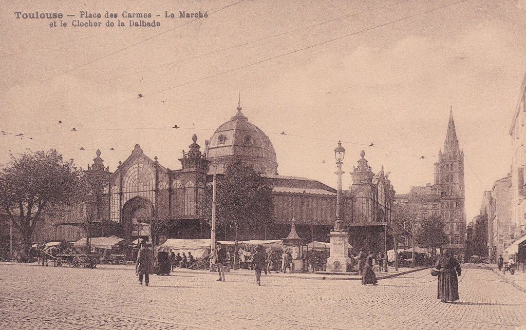 Toulouse - Place des Carmes - Le Marché et le Clocher de la Dalbade.jpg