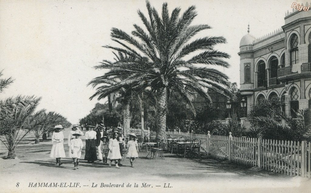 99-Tunisie - Hammam-el-Lif - Le Boulevard de la Mer - 8 LL.jpg