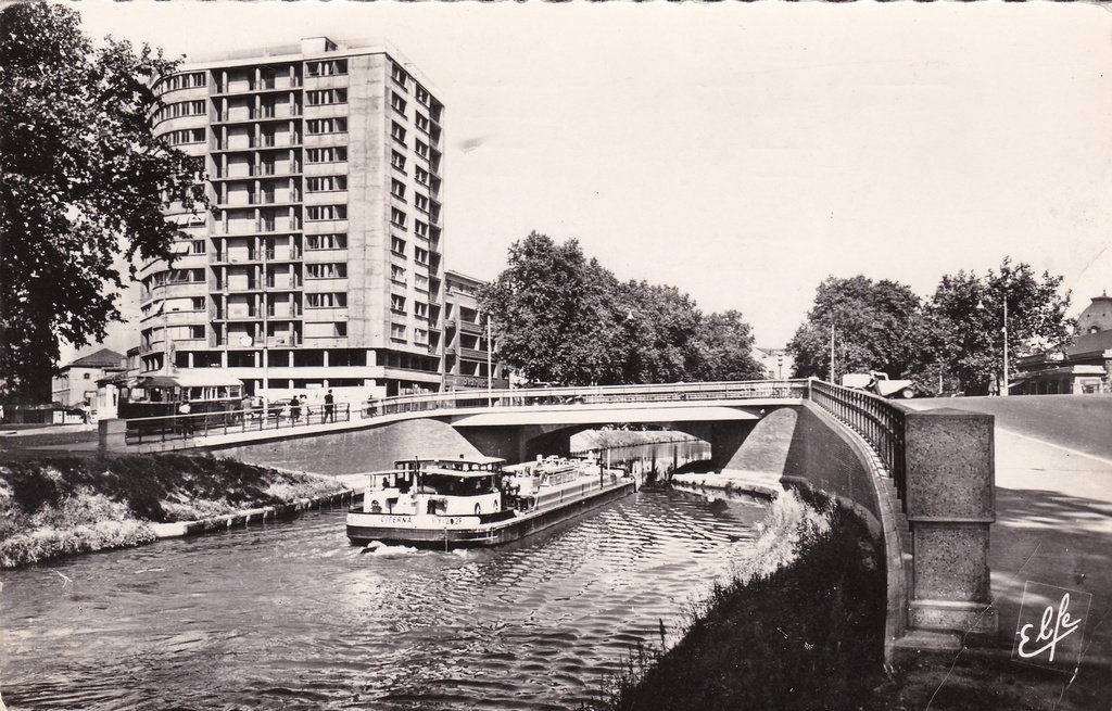 Toulouse - Nouveau Pont Riquet sur le Canal du Midi.jpg