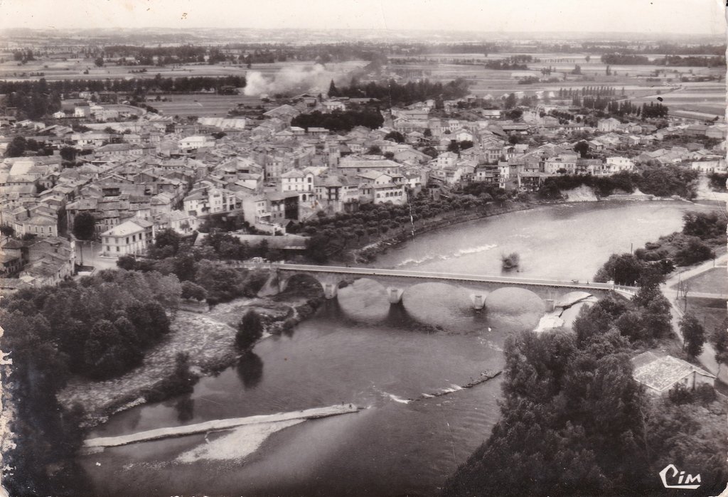 Cazères - Vue générale aérienne.jpg