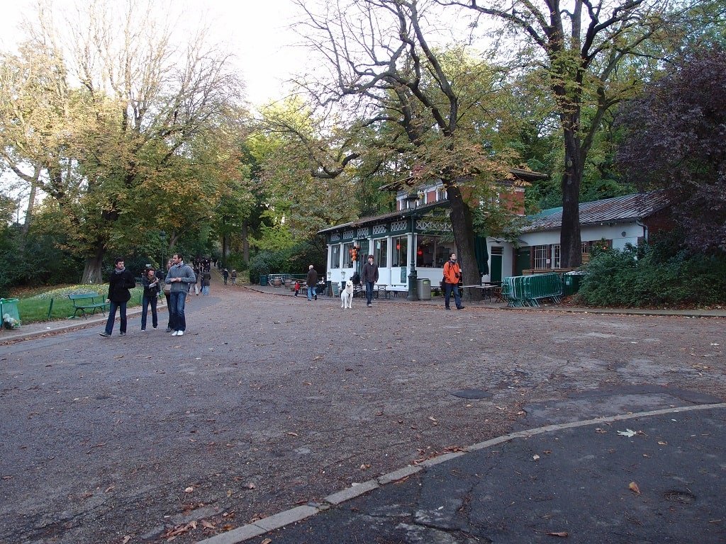 Parc des Buttes Chaumont Rosa Bonheur 3.jpg