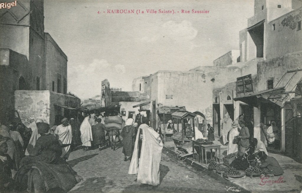 99-Tunisie - Kairouan La Ville sainte - Rue Saussier - 4 Gazelle.jpg