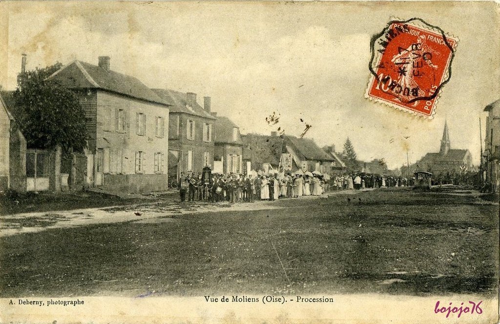60-Moliens-Procession.jpg