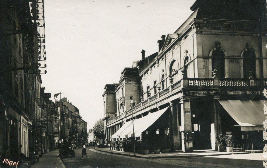 39-Lons-le-Saunier - Rue Jean-Jaurès - Le Théâtre - Edition E Protet.jpg