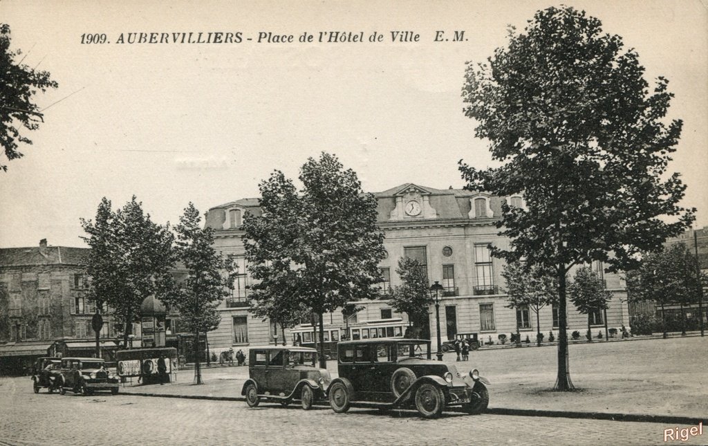 93-Aubervilliers - Place de l'Hôtel de Ville - 1909 EM.jpg