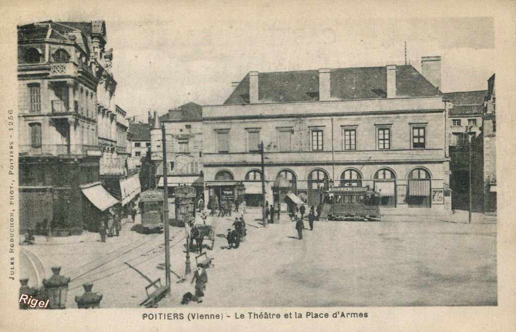 86-Poitiers - Le Théâtre et la Place d'Armes - 1256 Jules Robuchon Phot.jpg