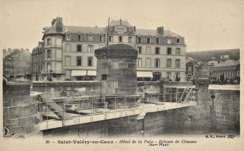 Saint-Valéry-en-Caux - Hotel de la Paix - Ecluses de Chasses.jpg
