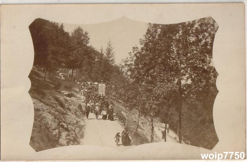Procession montagne d.JPG