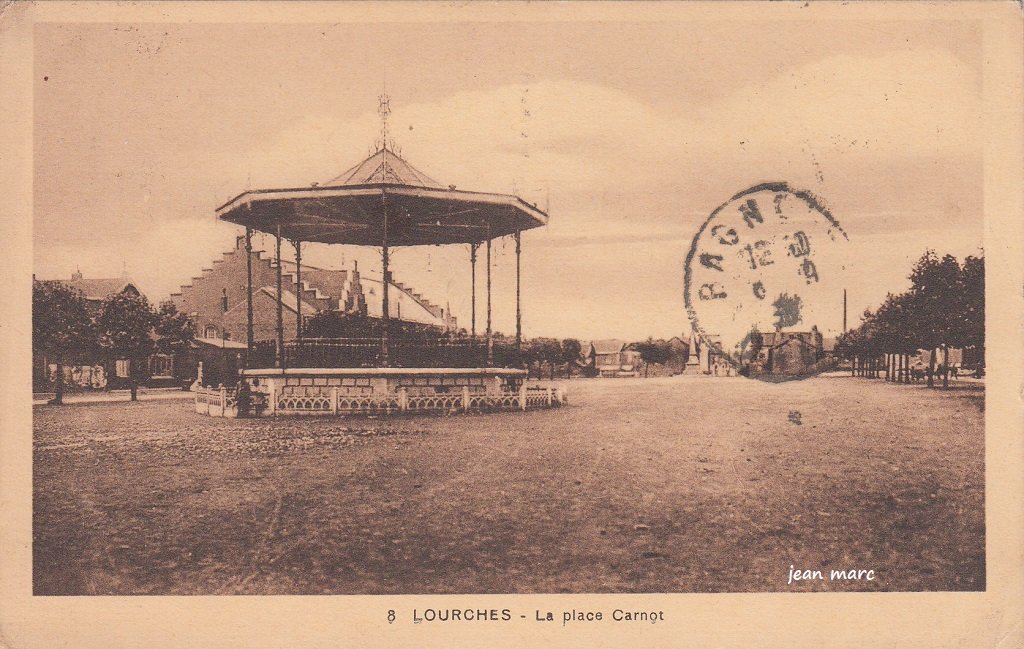 Lourches - La Place Carnot (1938).jpg