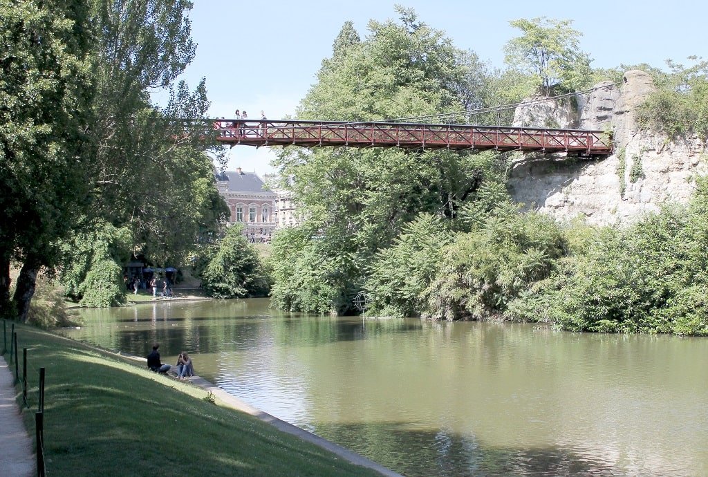 Parc des Buttes Chaumont 14.jpg