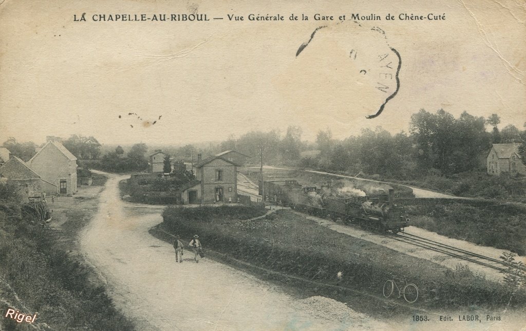 53-La-Chapelle-au-Riboul - Vue Générale Gare et Moulin.jpg