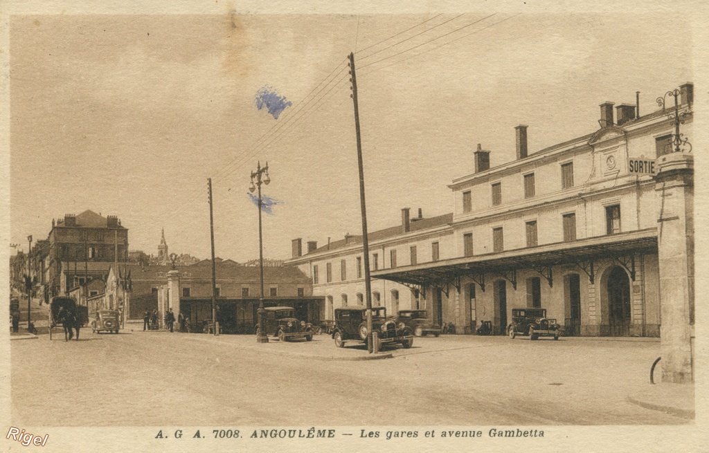 16-Angoulême - Les gares - Avenue Gambetta.jpg