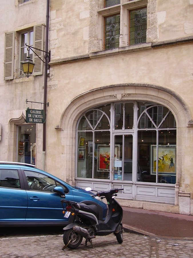 D21 Beaune Epicerie Place Fleury 2010.jpg