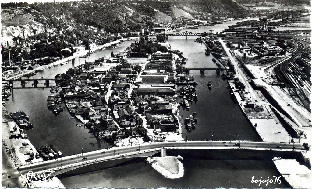 76-Rouen-Île Lacroix et Passerelles.jpg