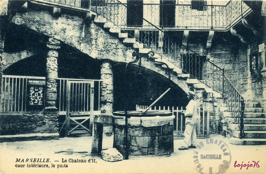 13-Marseille-Le Chateau d'If-Le Puits.jpg