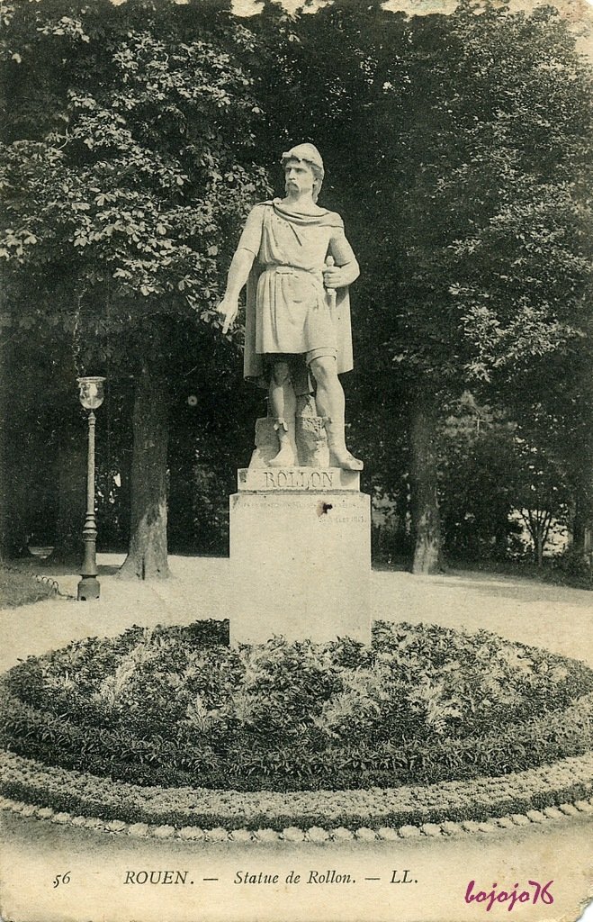 76-Rouen-Statue de Rollon.jpg