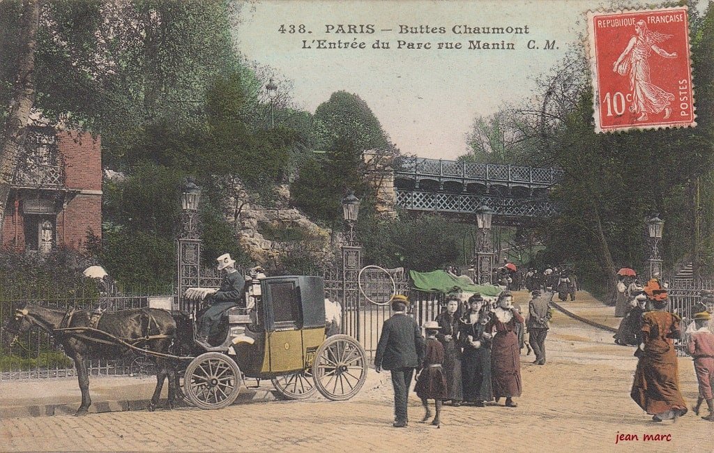 Buttes Chaumont - L'Entrée du Parc rue Manin.jpg