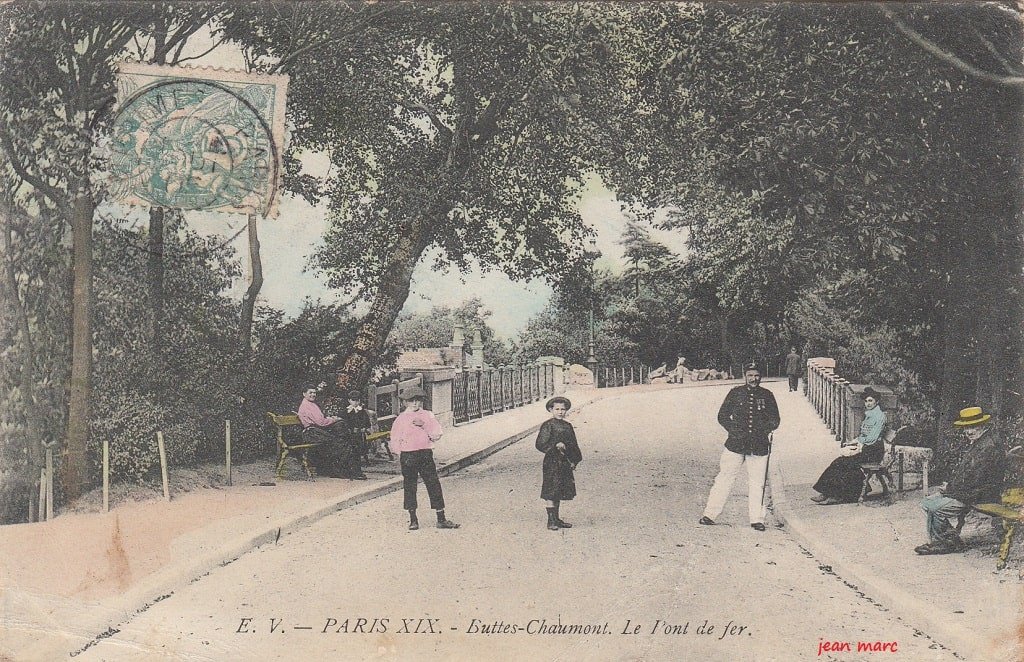 Buttes Chaumont - Le Pont de fer (1905).jpg