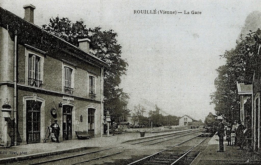 Rouillé (Vienne) 1-7-9.jpg