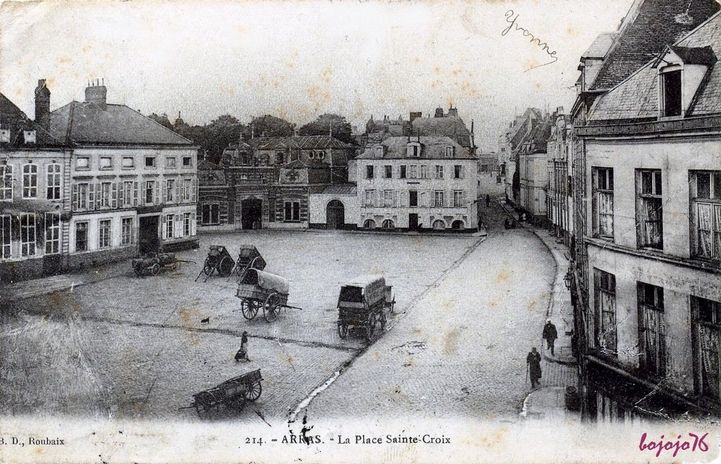 62-Arras-La place Ste Croix.jpg