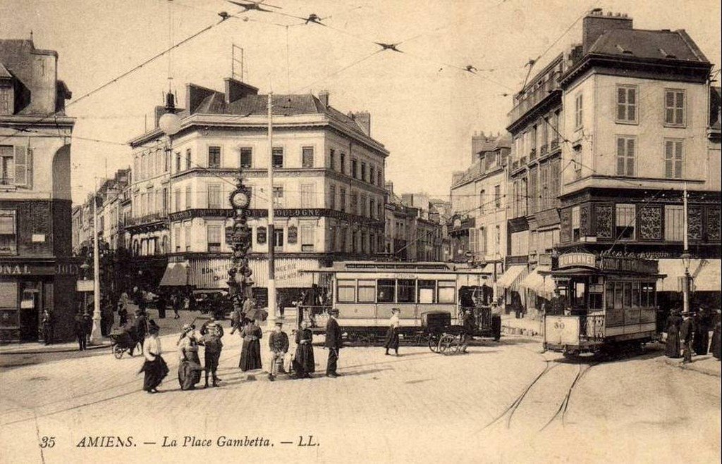 Amiens - tram 80.jpg